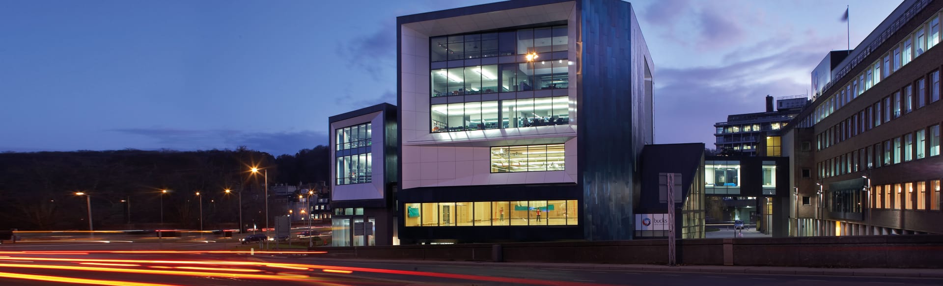 Buckinghamshire New University BSc (Hons) Μηχανική Λογισμικού