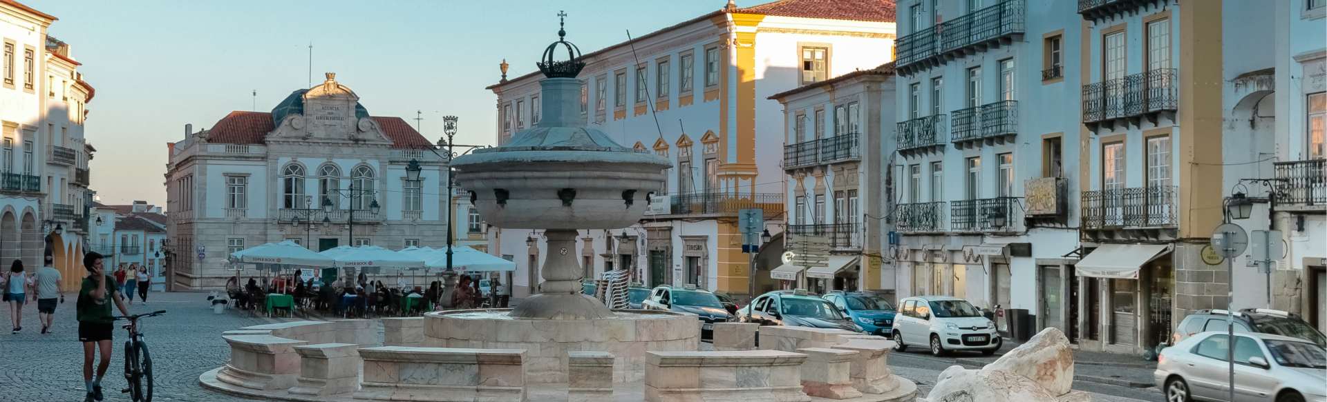 University of Evora Ph.D. στην Πολιτική Θεωρία, τις Διεθνείς Σχέσεις και τα Ανθρώπινα Δικαιώματα