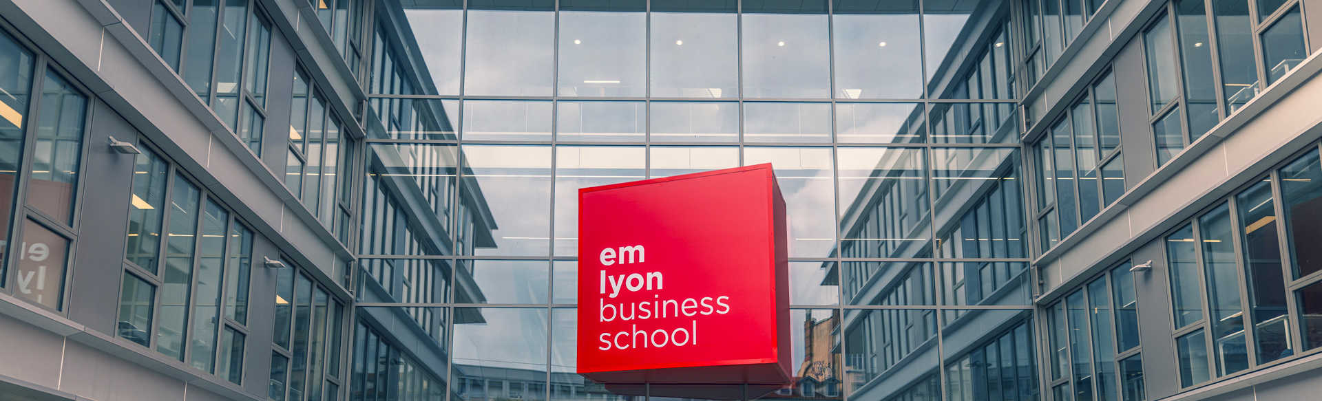 emlyon business school Διεθνές MBA