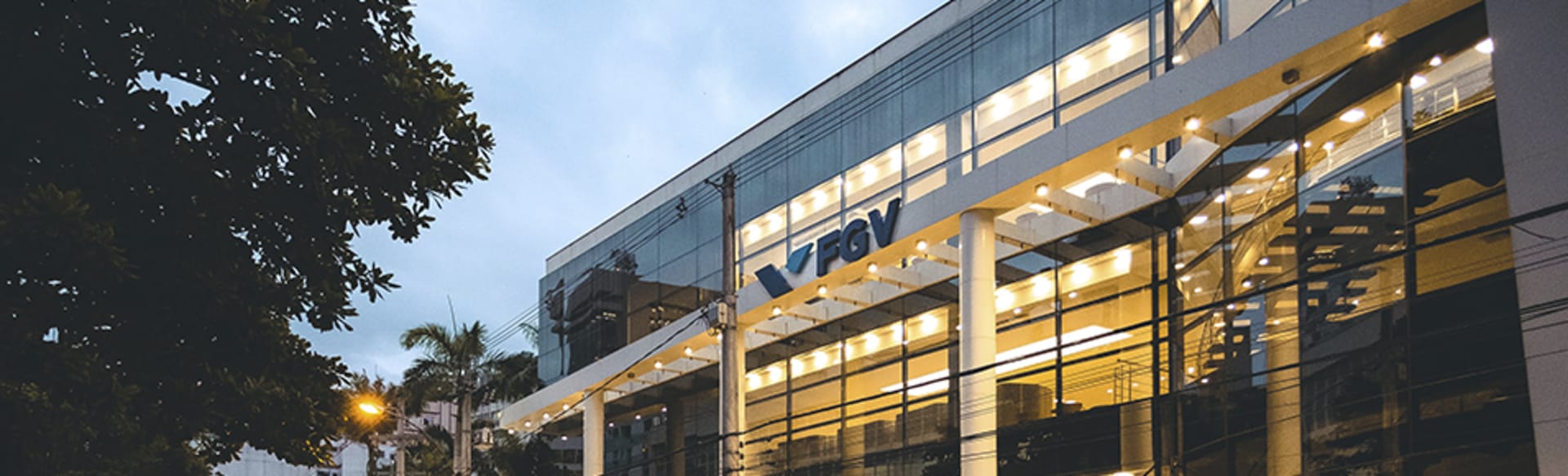 FGV EBAPE - Brazilian School of Public and Business Administration Magister i doktorat z administracji