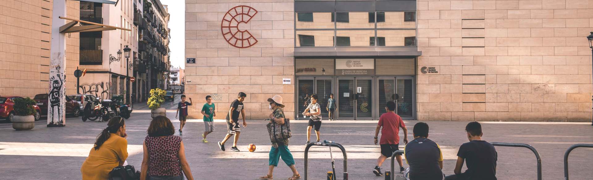 IHS, Institute For Housing and Urban Development Studies of Erasmus University Rotterdam 전략적 도시 계획 및 정책 석사: 지속 가능한 도시를 위한 사회 공간 역학 관리