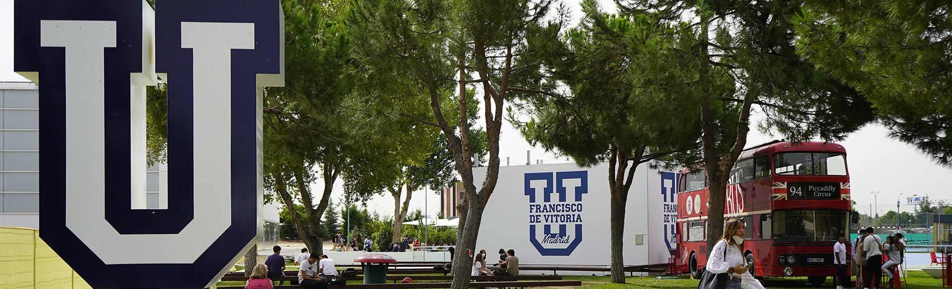 Universidad Francisco de Vitoria Diploma in internationale betrekkingen (tweetalig) + eigen diploma in intelligentie