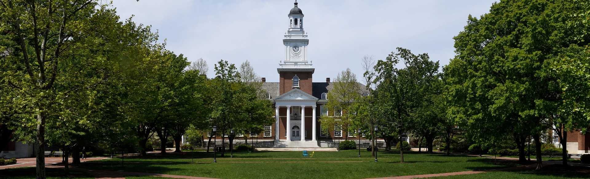 Johns Hopkins University Магистр искусств в области написания научных статей