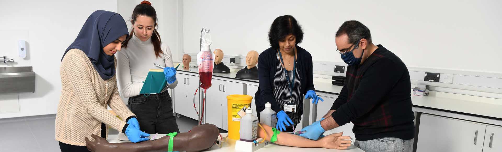 Brunel Medical School Kedokteran MBBS (Sarjana Kedokteran, Sarjana Bedah)