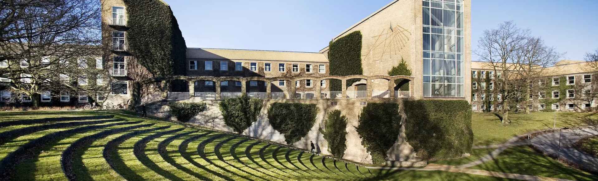 Aarhus University Maestría en Economía y Administración de Empresas - Finanzas
