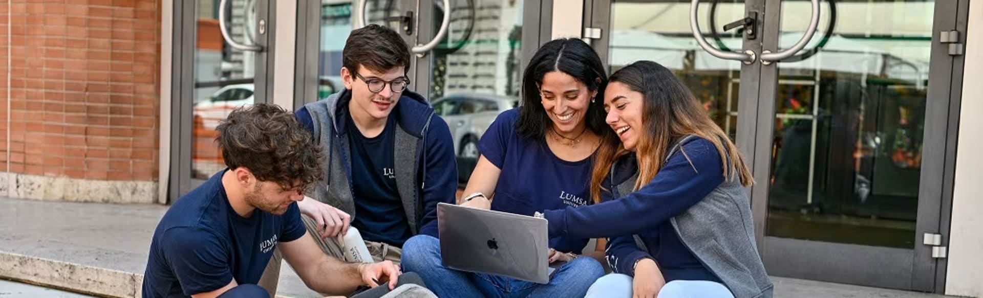 LUMSA University Máster en Gestión, Finanzas y Análisis de Datos