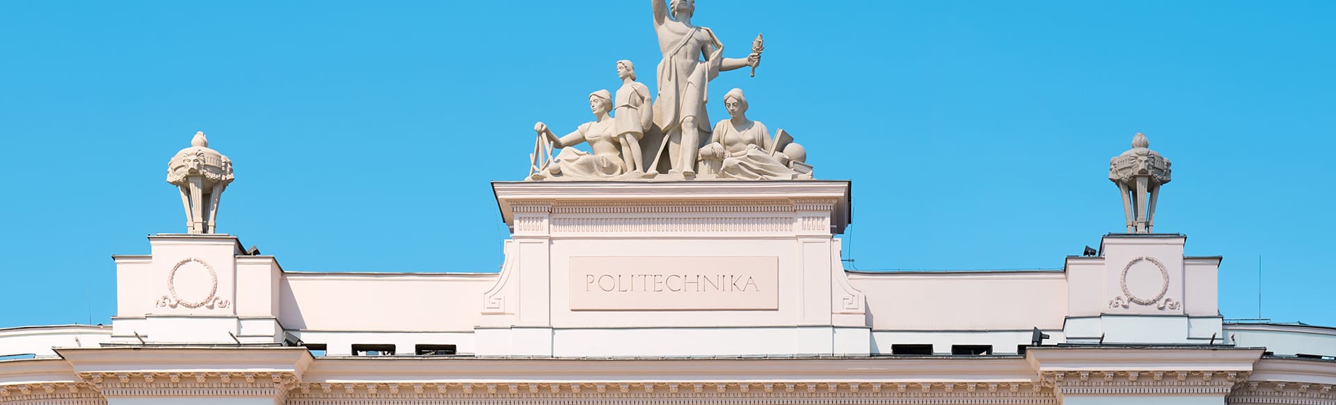 Warsaw University of Technology Máster en Materiales para la Energía