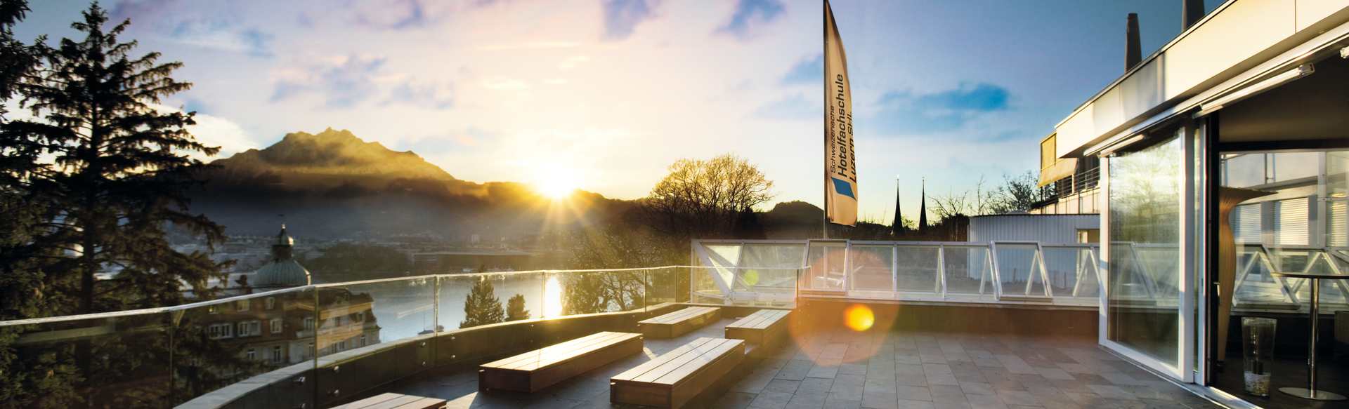 SHL Schweizerische Hotelfachschule Luzern วุฒิการศึกษา: ระดับปริญญาตรี