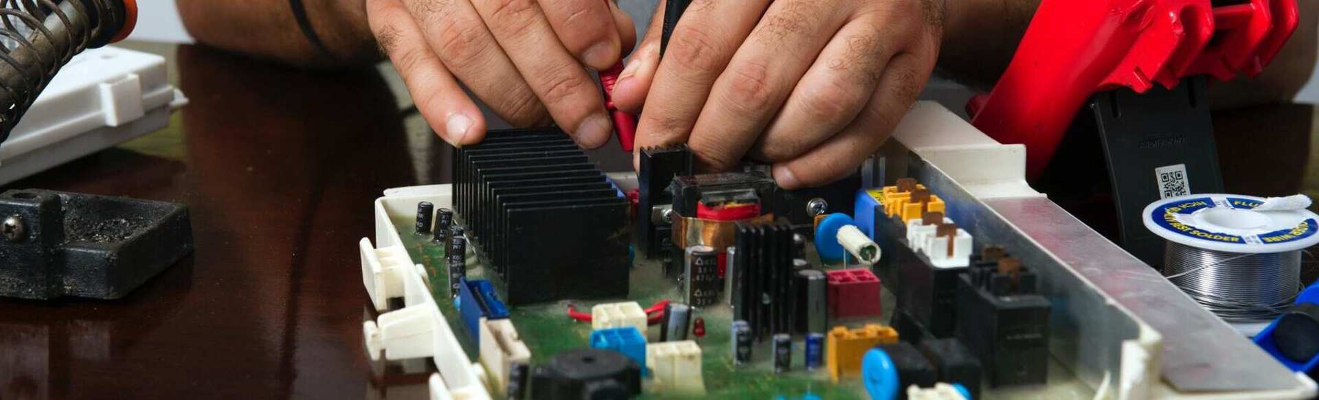 Polytechnic of Leiria इलेक्ट्रिकल और इलेक्ट्रॉनिक इंजीनियरिंग में मास्टर