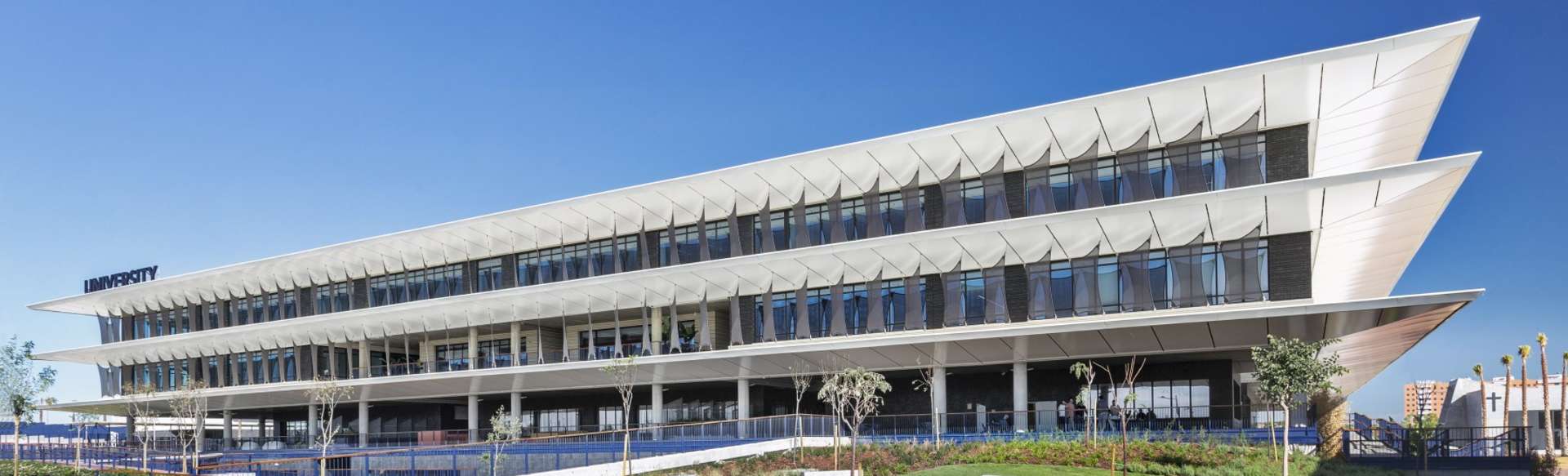 Universidad Loyola Grado en Data and Business Analytics