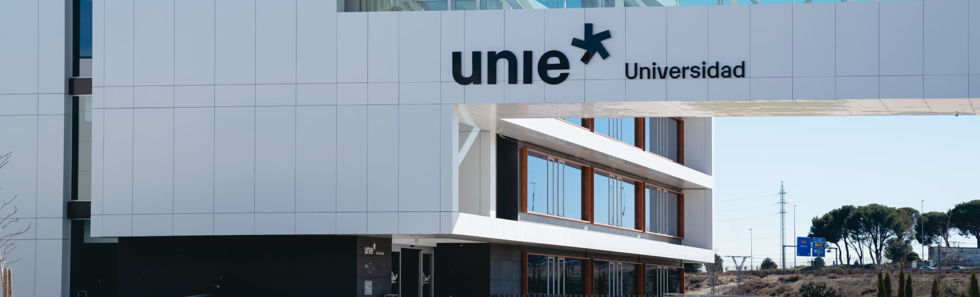 UNIE Universidad 物理学位