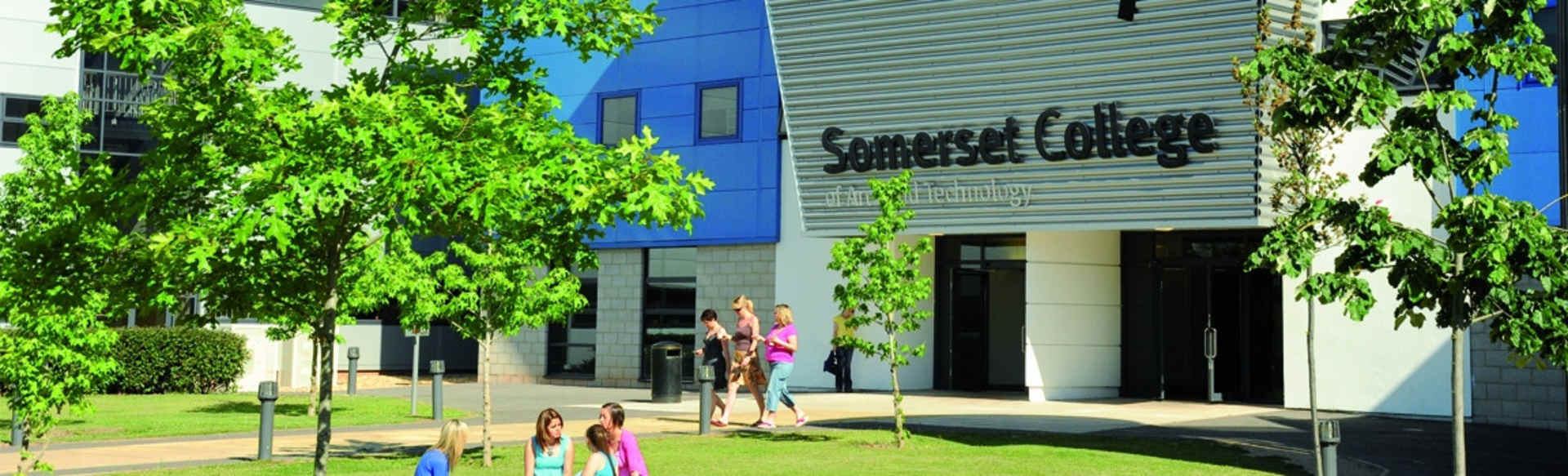 Somerset College स्वास्थ्य और सामाजिक देखभाल प्रबंधन में बीएससी (टॉप-अप)