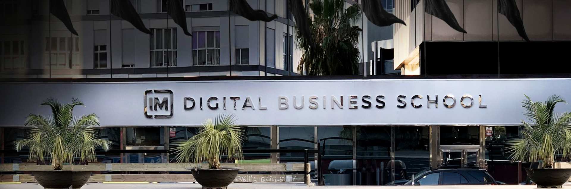 IM – Digital Business School