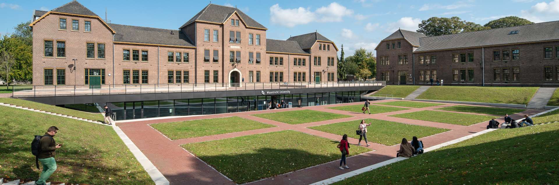 Maastricht University, School of Business and Economics