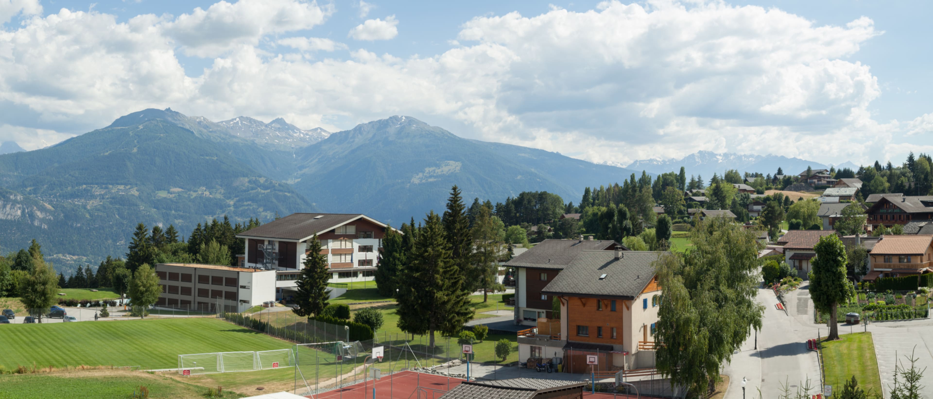 Les Roches