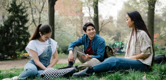 new friends study abroad