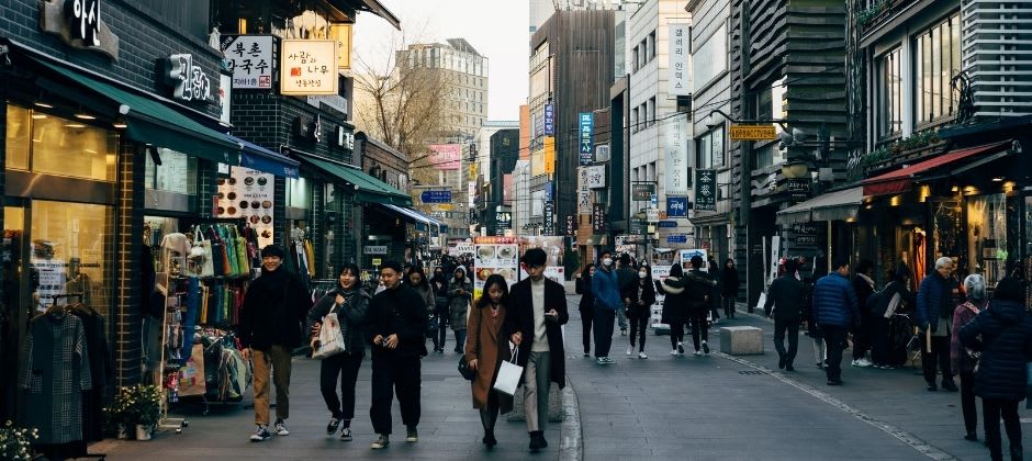supply chains shopping consumers