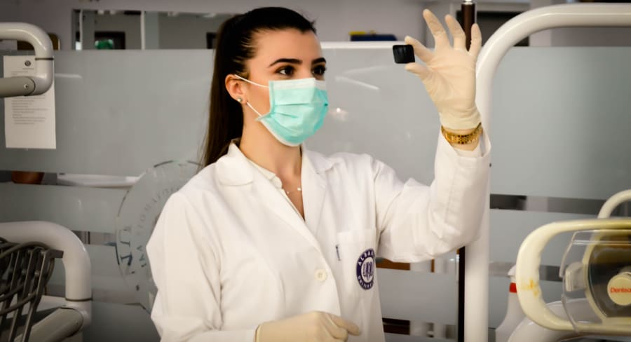 Biomedical Student Studying Abroad