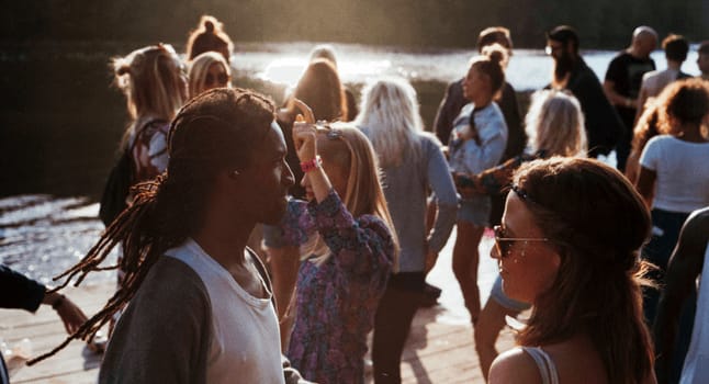 How to Make Friends on Study Abroad