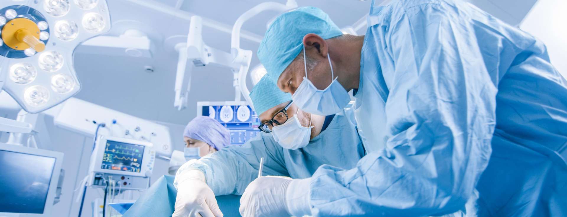 3 Reasons to Become a Surgeon