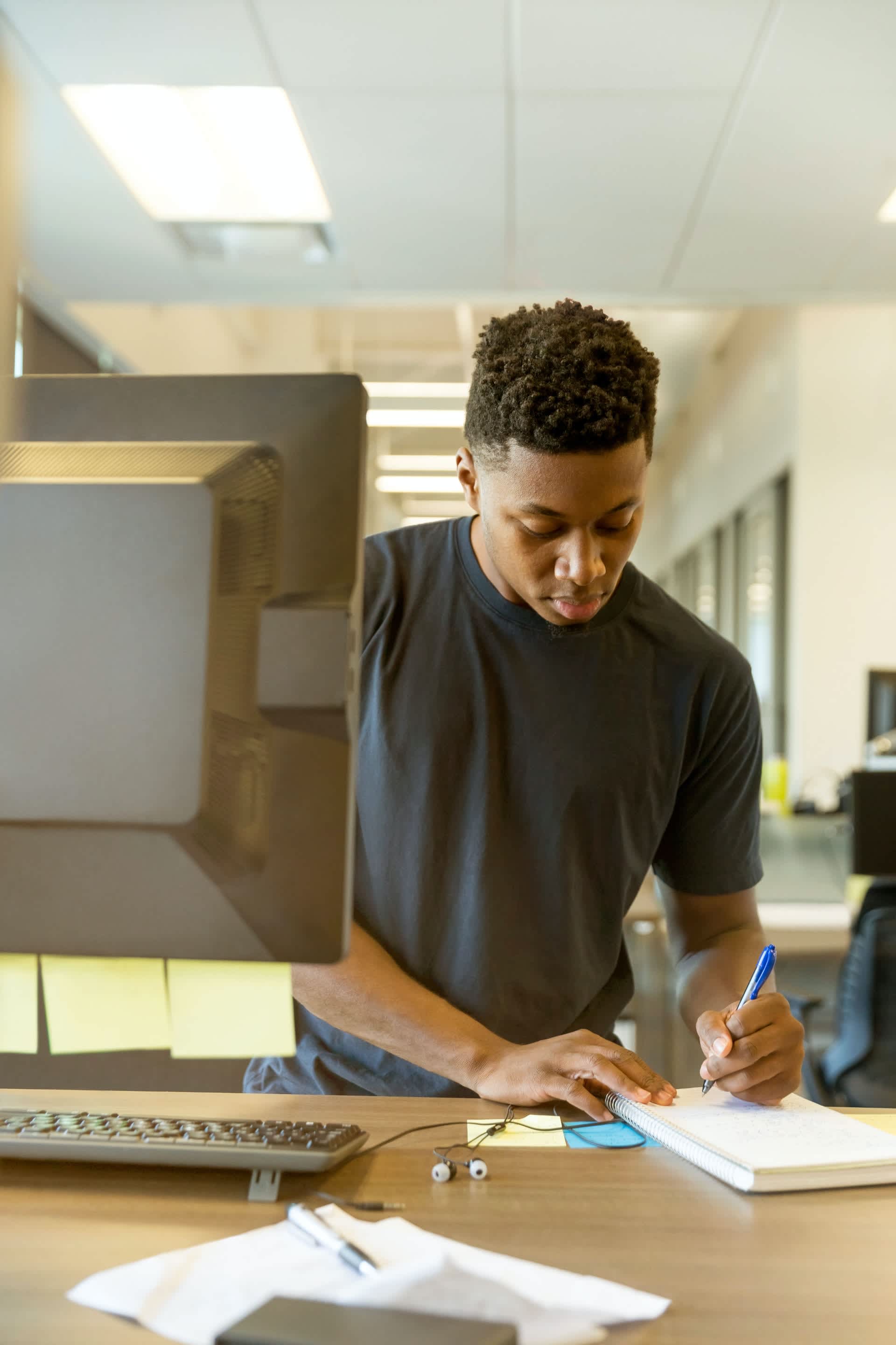 10 Things to Look for in a Scholarship