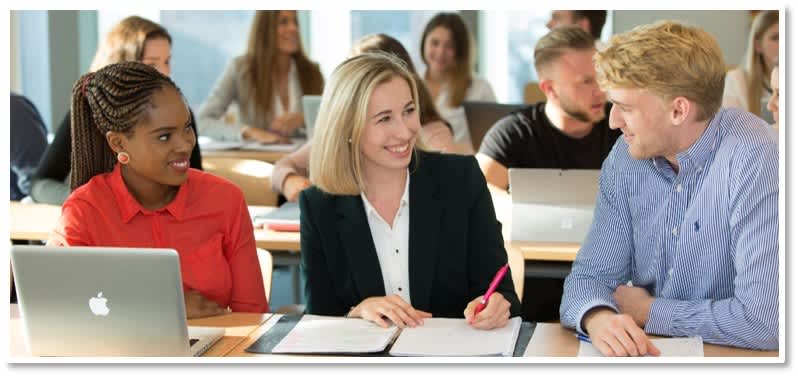 183132_Students_at_ISM_Image1.jpg