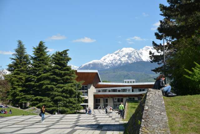 Cover photo for Bachelor in Management - English Track