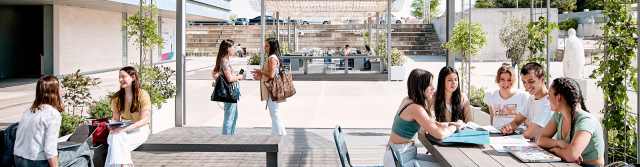 Cover photo for Estudia el Grado en Fisioterapia