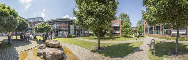 Cover photo for 国际工程与管理学士学位