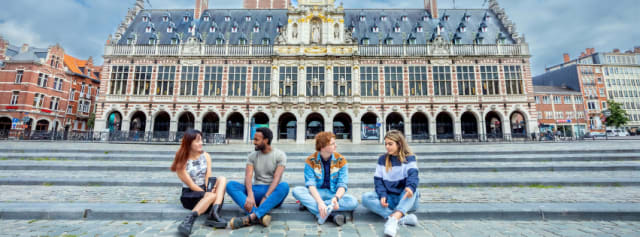 Cover photo for フランス語と文学の修士