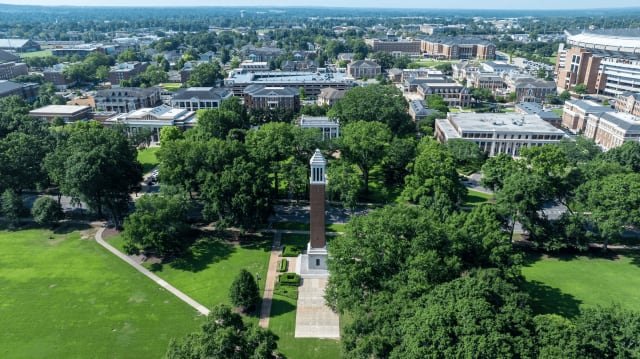 Cover photo for 强化英语课程（IEP）