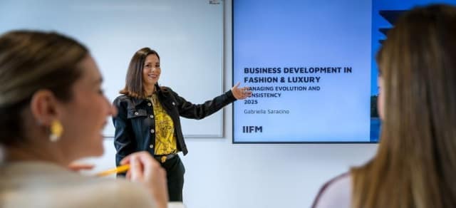 Cover photo for 时尚产品管理硕士