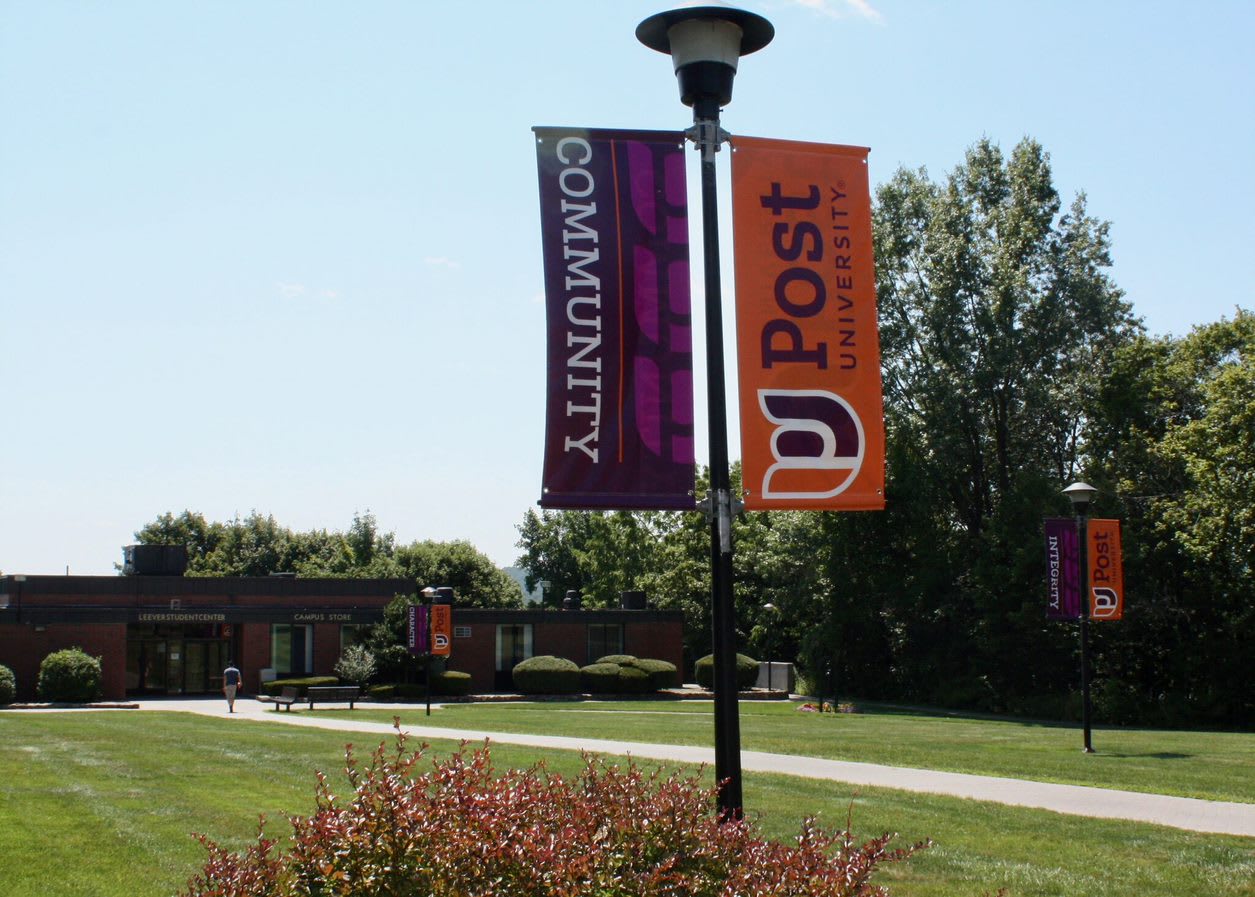 Всемирный почтовый союз берн. Logo accounting universal. Post university. Лонгайлондский университет. Varsara universitys post.