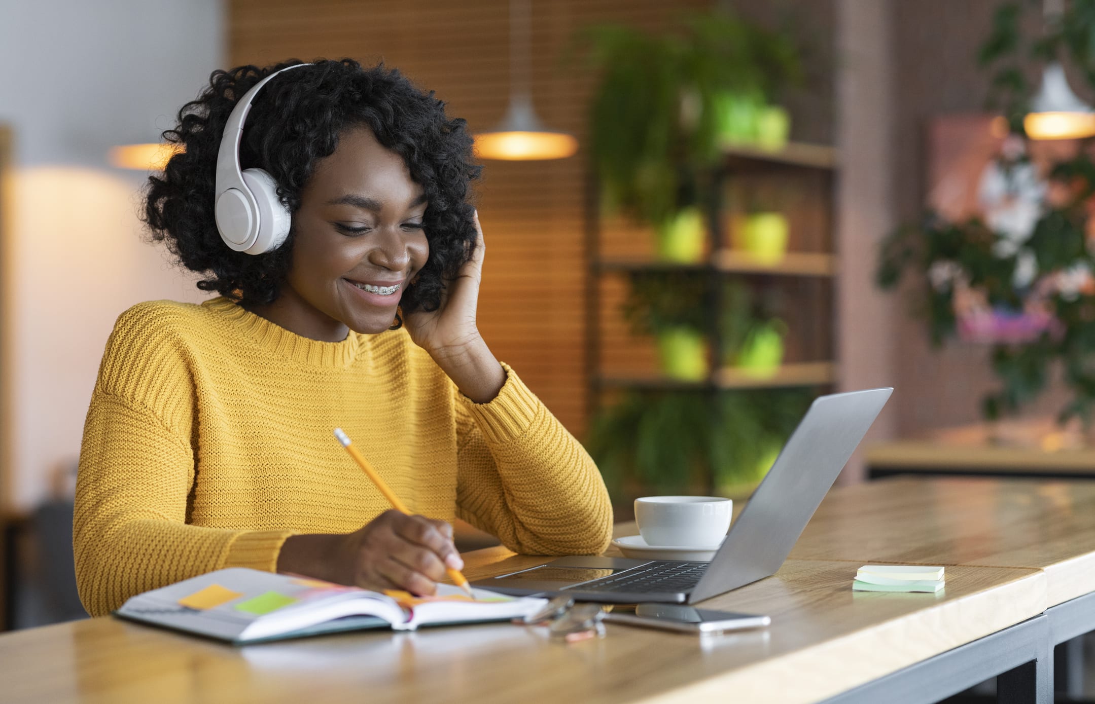 Can Online Learning Cover All the Needs of Higher Education Students,  Including Interaction and Socializing?