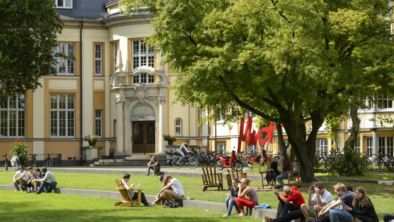 Bucerius Law School Bucerius Master of Law and Business (LLM / MLB)