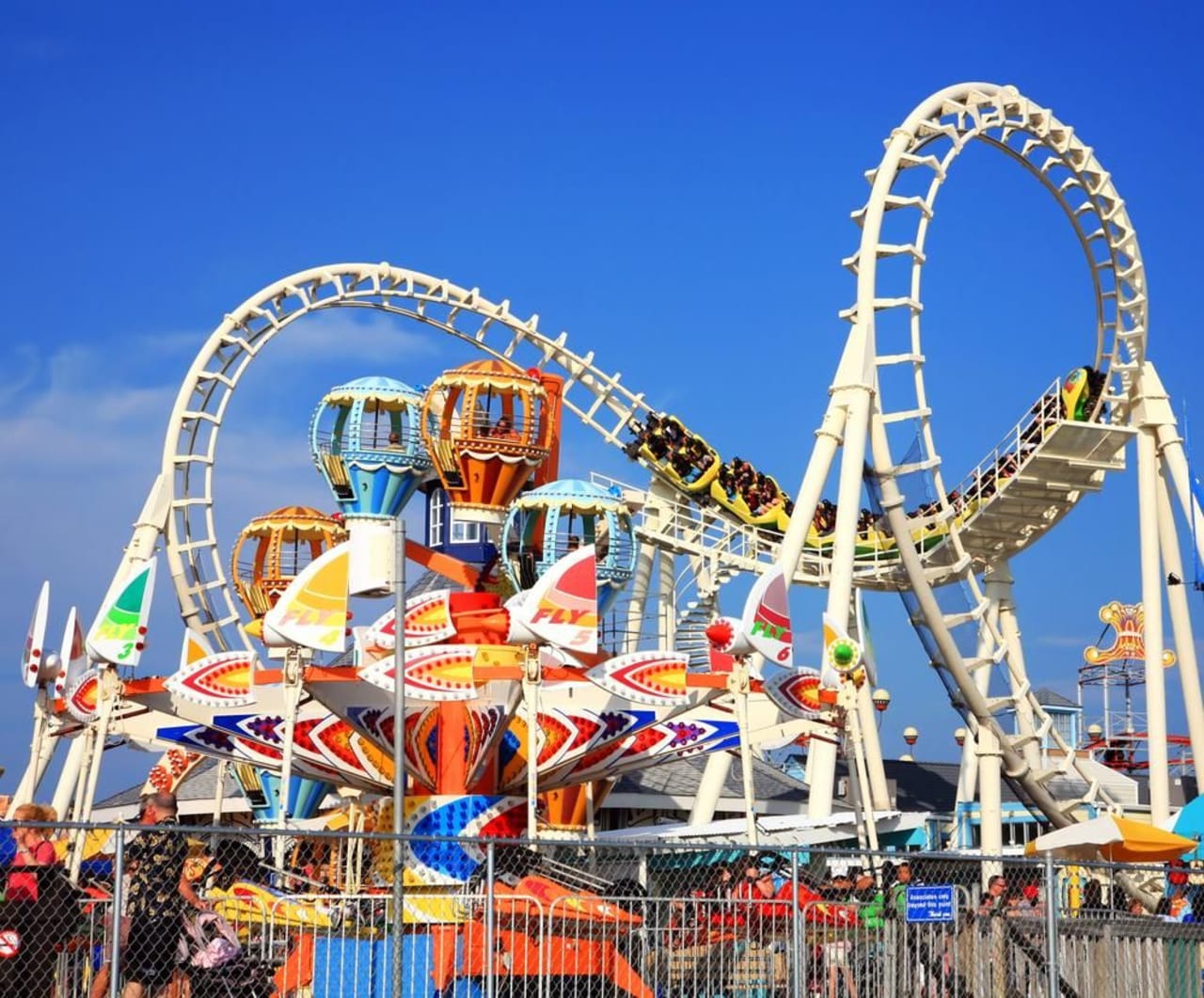 Contact Schools Directly - Compare multiple Online Programs in Amusement Park Management 2023/2024
