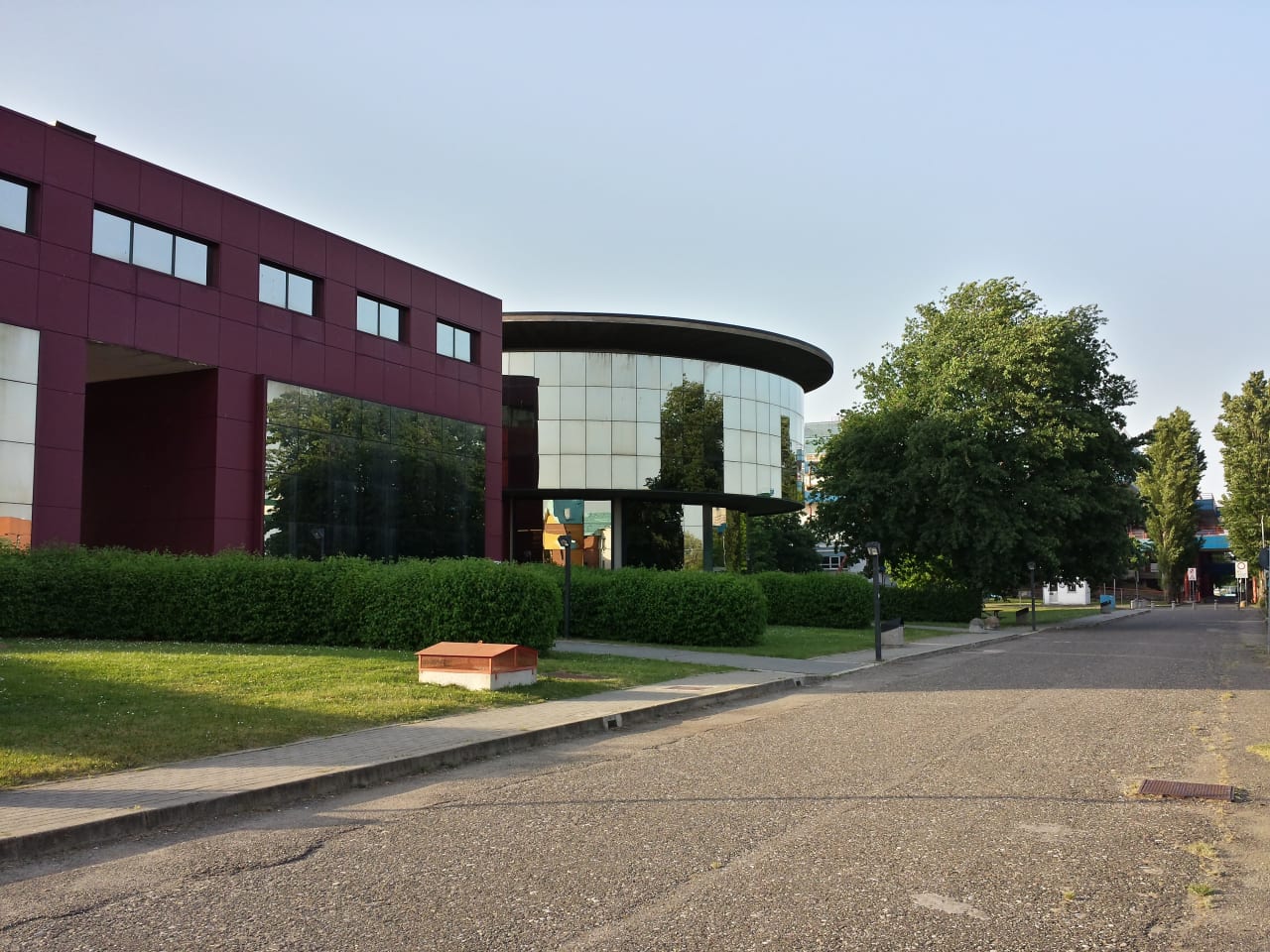 University of Pavia Elektronikai mérnöki diploma