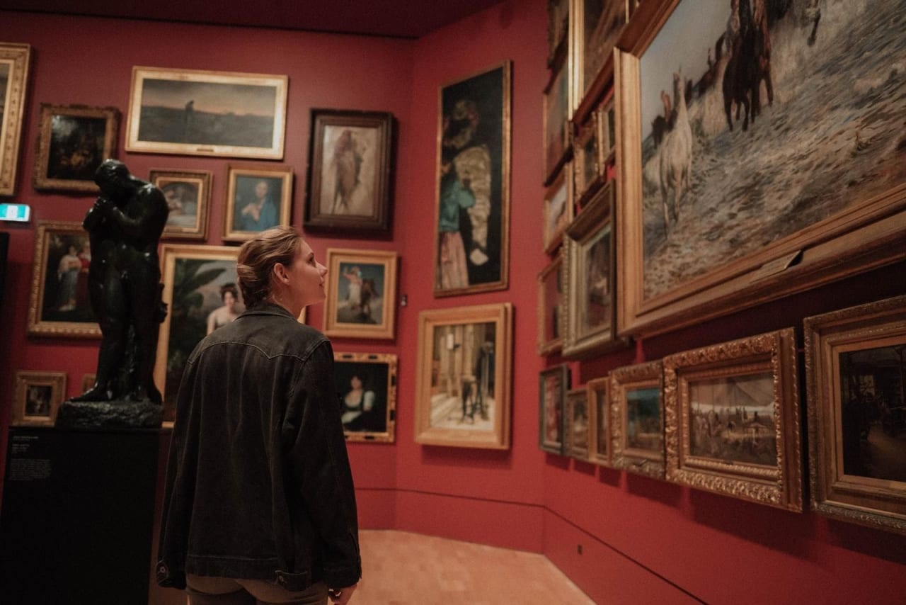 Contact Schools Directly - Compare 3 Online Distance Learning BAs Programs in Art History 2024