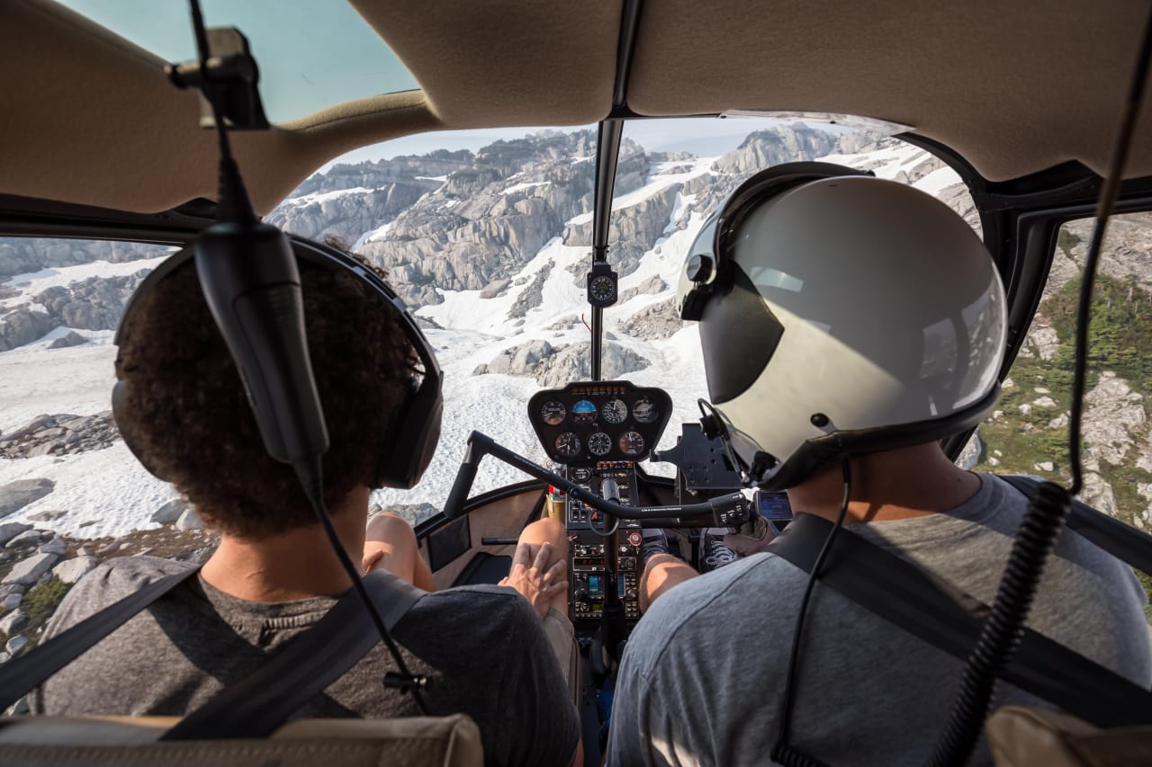 Wenden Sie sich direkt an Schulen - Vergleichen Sie 6 Akademischer Kurs Studiengänge in Hubschrauber-Training 2024