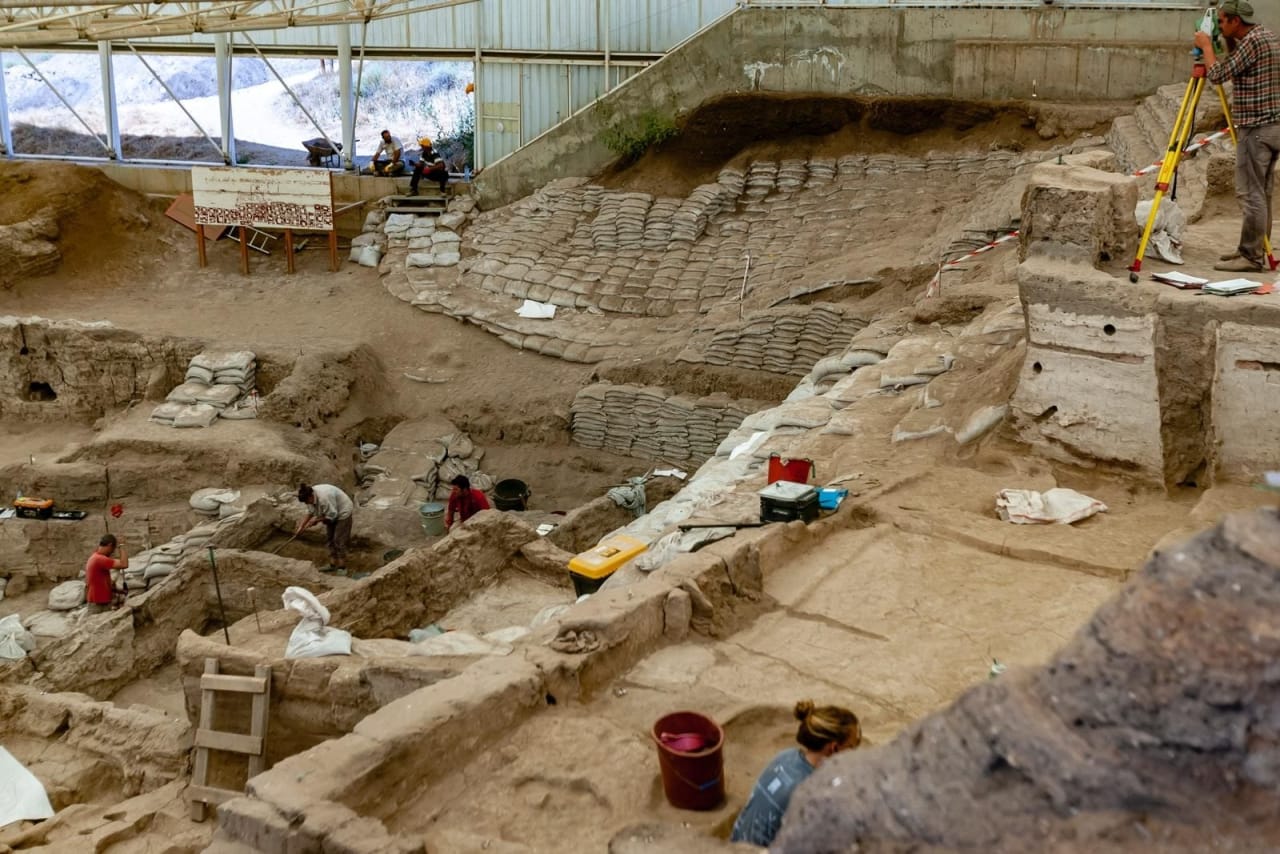 Contact Schools Directly - Compare 3 Courses Programs in Archaeology in Los Angeles, USA 2024