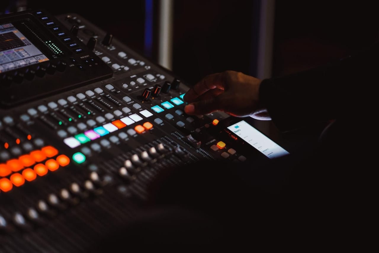 Contact Schools Directly - Compare 32 Academic Course Programs in Audio Engineering 2023