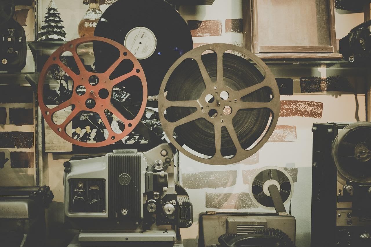 Skontaktuj się bezpośrednio ze szkołami — porównaj 18 Kursy Programy w Studia filmowe w Europie 2023