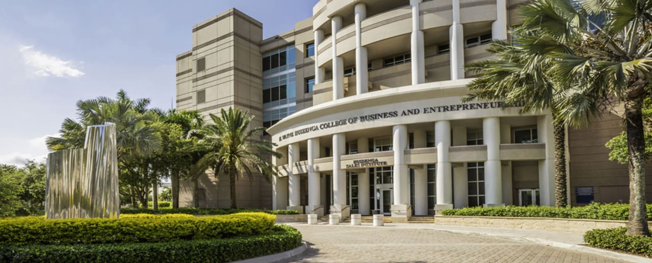 Nova Southeastern University, H. Wayne Huizenga College of Business & Entrepreneurship MBA peaerialaga ettevõtluses
