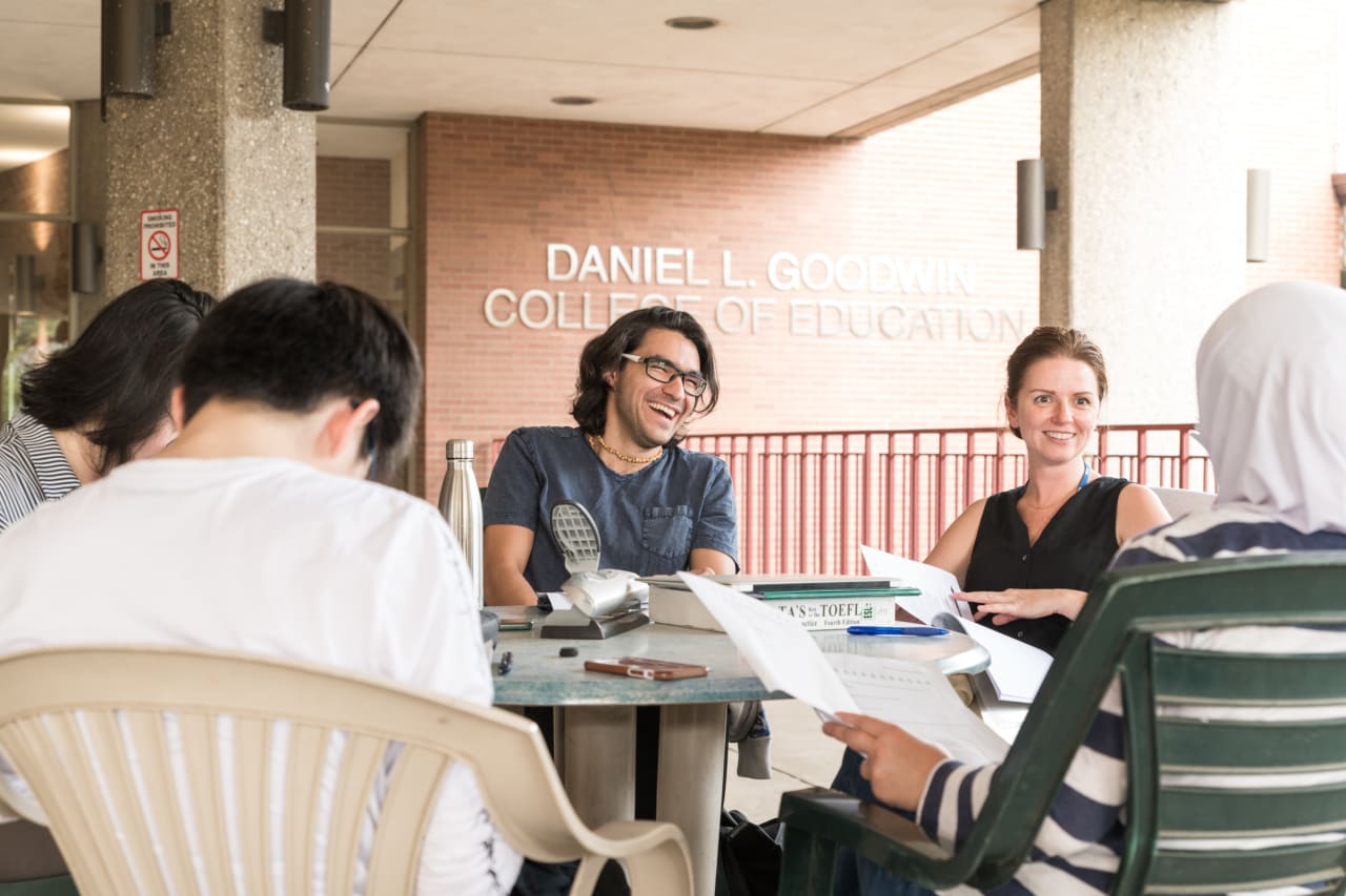 Northeastern Illinois University MA v oblasti komunikace, médií a divadla