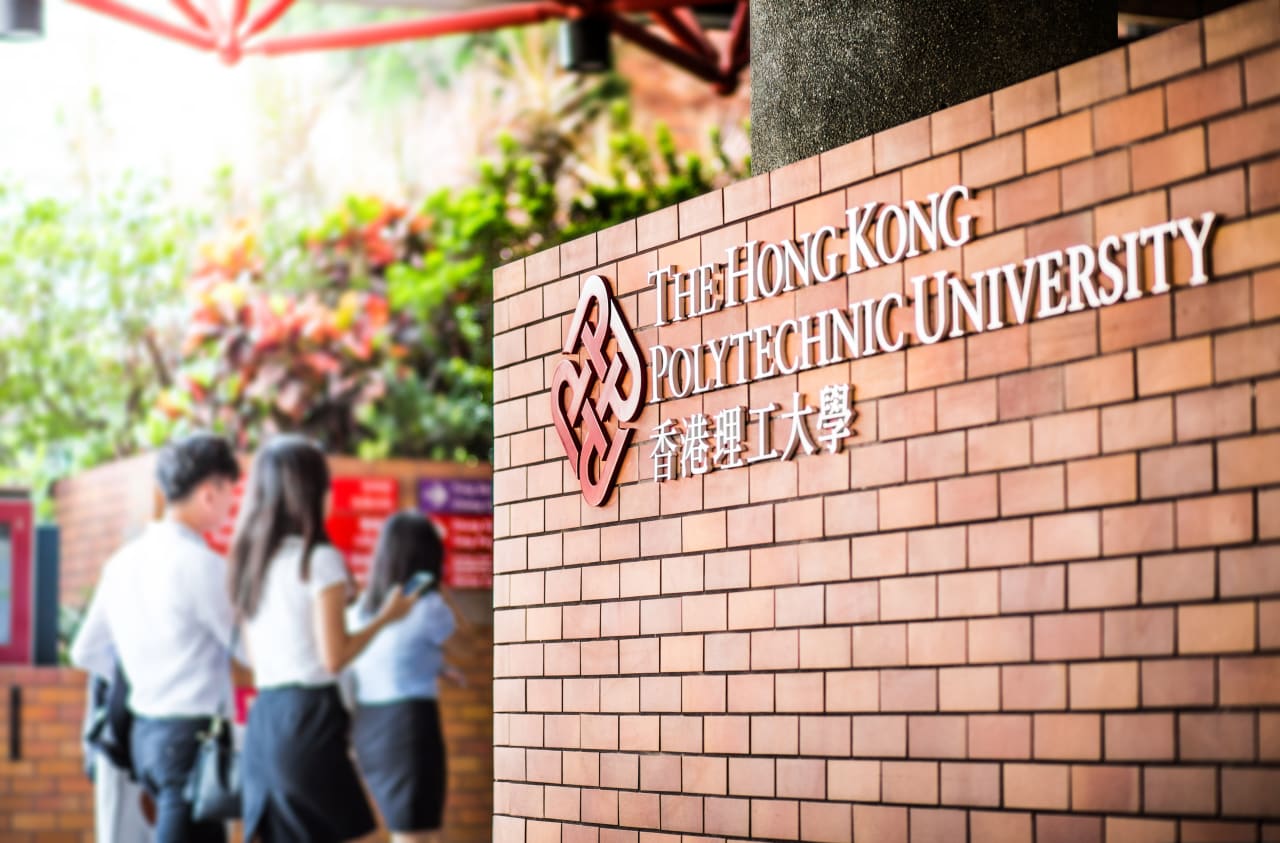The Hong Kong Polytechnic University Department of English and Communication Mestre em Estudos Ingleses para Profissões (MAESP)