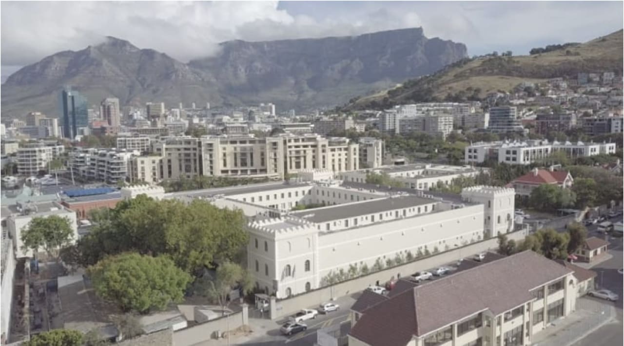 University of Cape Town Graduate School of Business Магістр комерції з фінансів розвитку