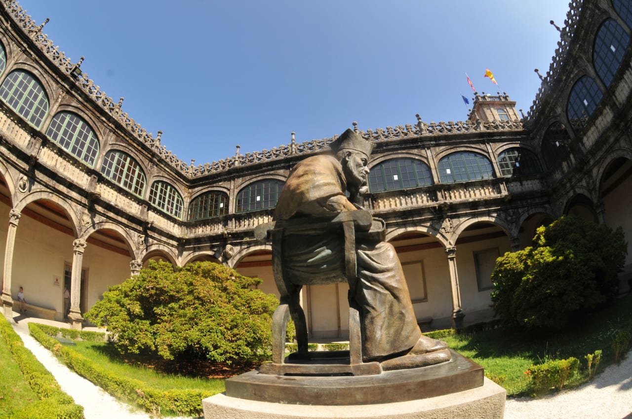Universidade Santiago de Compostela Степень магистра в области транснационального коммерческого права и цифровых технологий