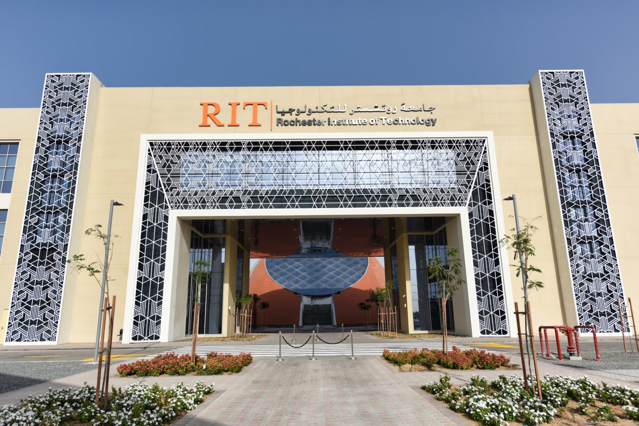 Rochester Institute of Technology (RIT) Dubai Licenciado en Ingeniería Mecánica