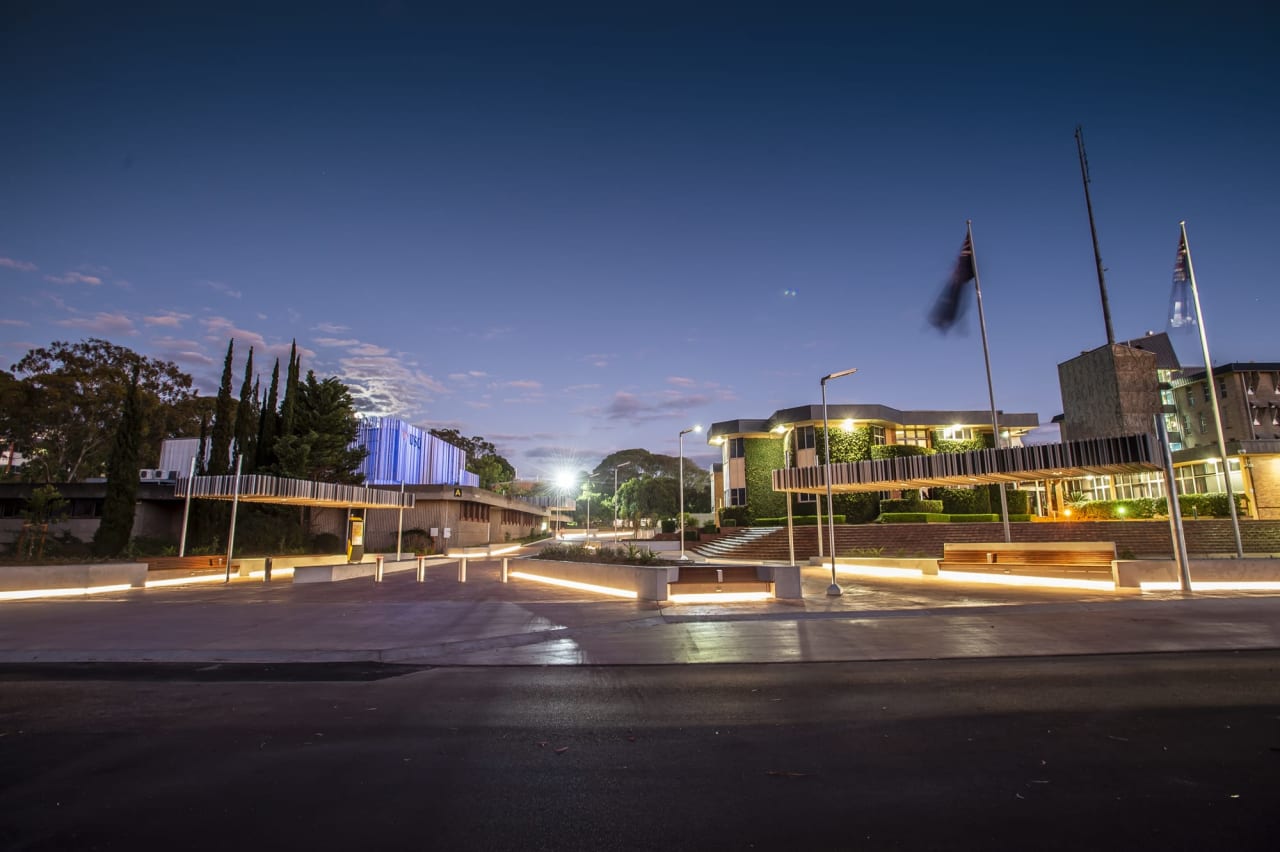 University of Southern Queensland (USQ) Licenciatura en Ingeniería (con honores) (Control de Instrumentación e Ingeniería de Automatización)