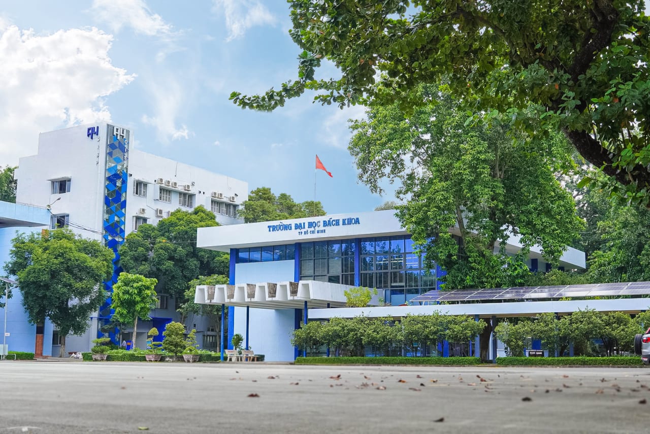Ho Chi Minh City University of Technology Bakalář v oboru Automobilové inženýrství